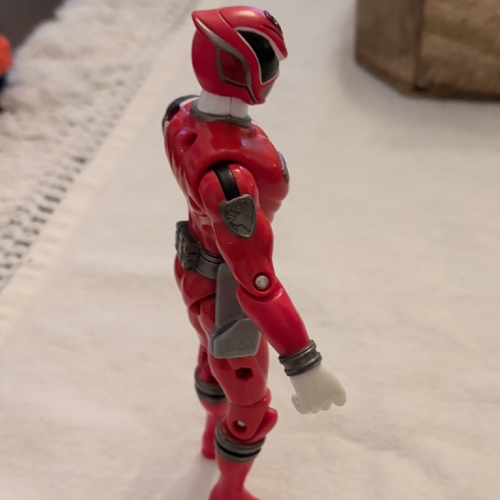 Power Ranger Red and Black Action Figure - Picture 4 of 5